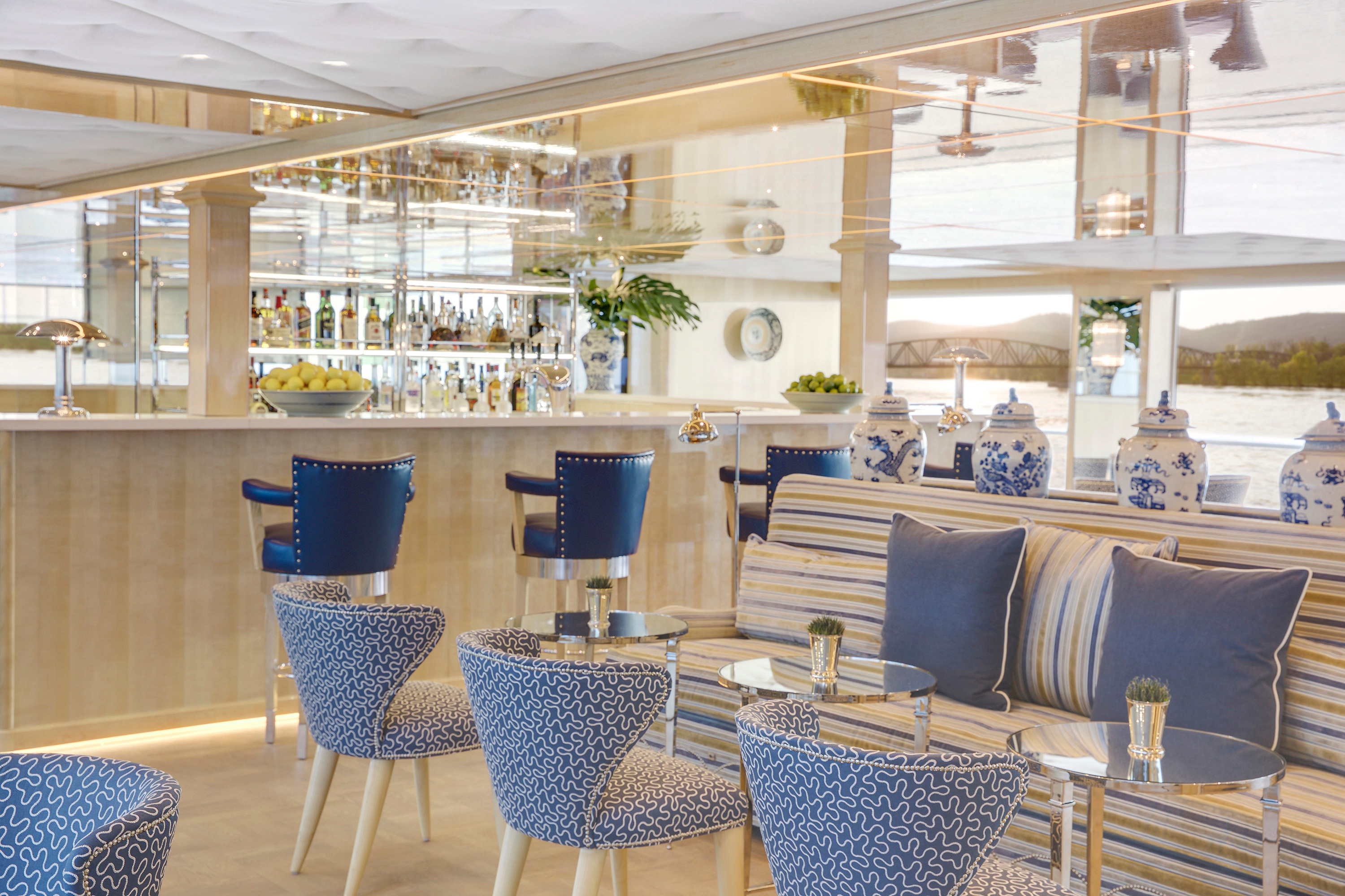 S.S. Beatrice - Wolfgang’s Bar and Lounge